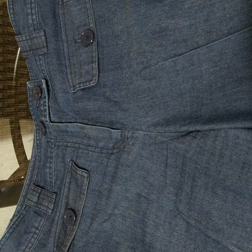 Women's blue jean capri pants